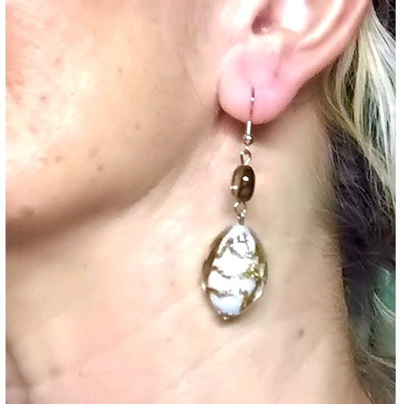 VTG 90s Handmade Artsy Modernist White/Gold Glitter Dangle Bead Pierced Earrings - Picture 7 of 8